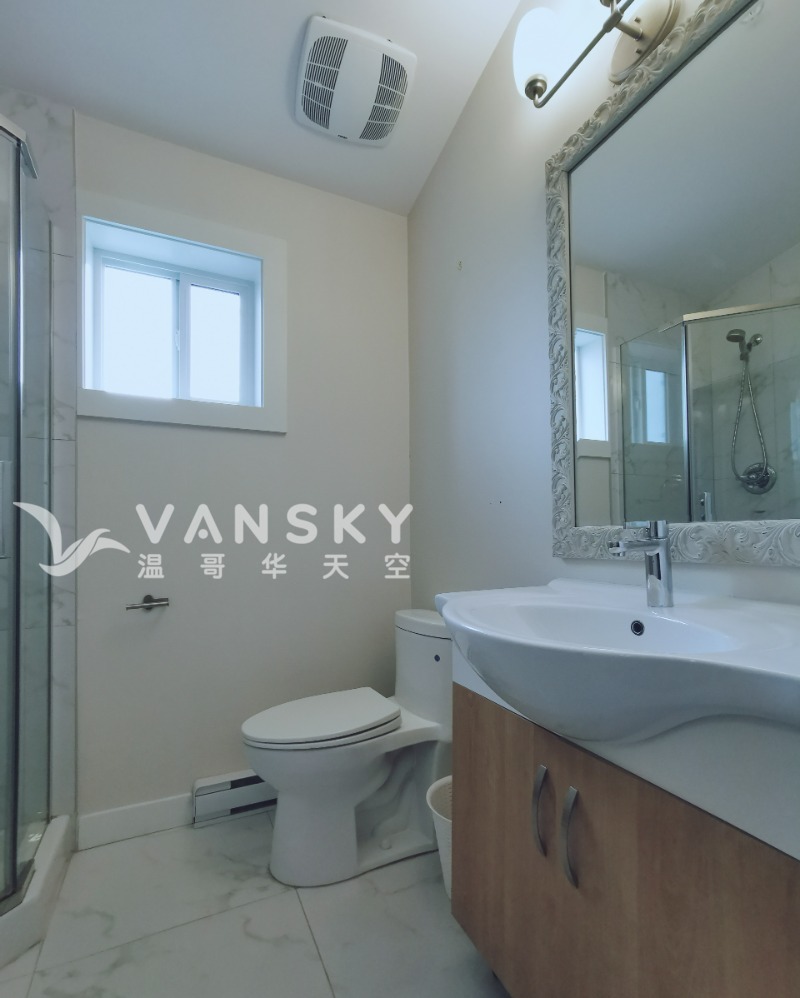 230207165452_Full bathroom 2.jpg